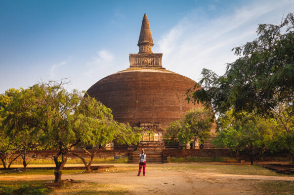 Rankot Vihara is a huge dagaba in excellent condition, of impressive 54 meters tall! It is the largest dagaba in Polonnaruwa, the fourth largest in Sri Lanka, and dates back to King Nissanka Malla (1187 – 1196).